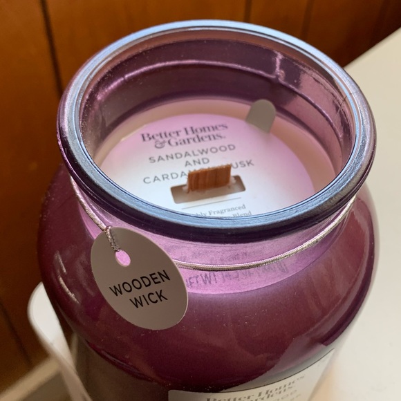 NEW Better Homes And Gardens Wooden Wick Candle SANDALWOOD AND CARDAMOM MUSK - Picture 3 of 6